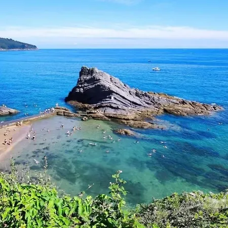 Con Encanto En El Puerto De