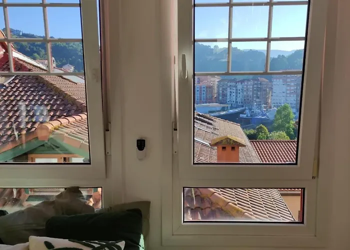 Con Encanto En El Puerto De *