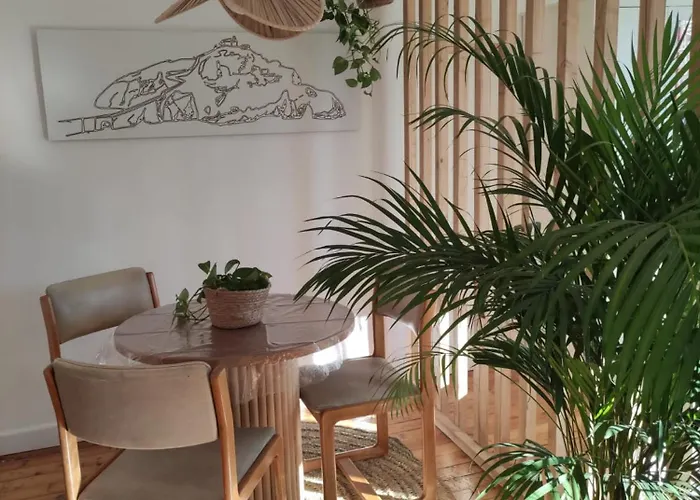 Con Encanto En El Puerto De